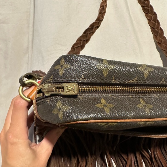 Vintage boho Louis Vuitton crossbody - Picture 3 of 11